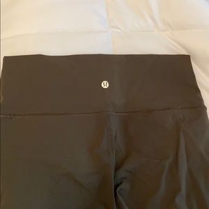 Lulu lemon capris